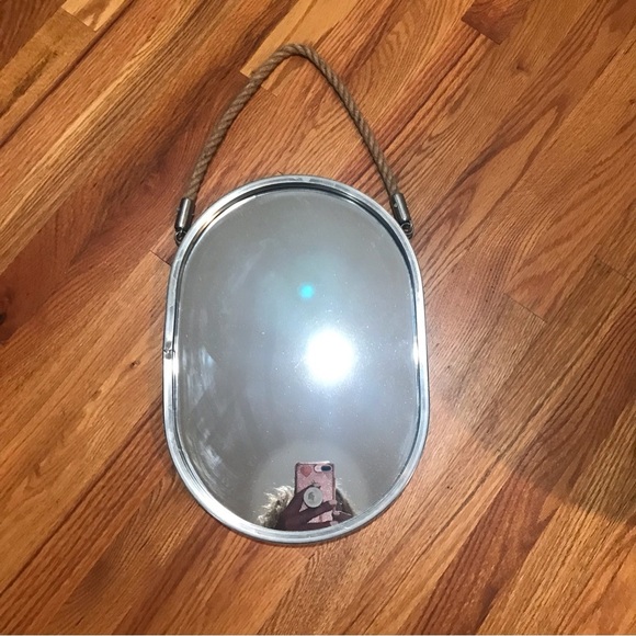 ▪️VINTAGE Silver Tin/Metal Mirror - Picture 1 of 8
